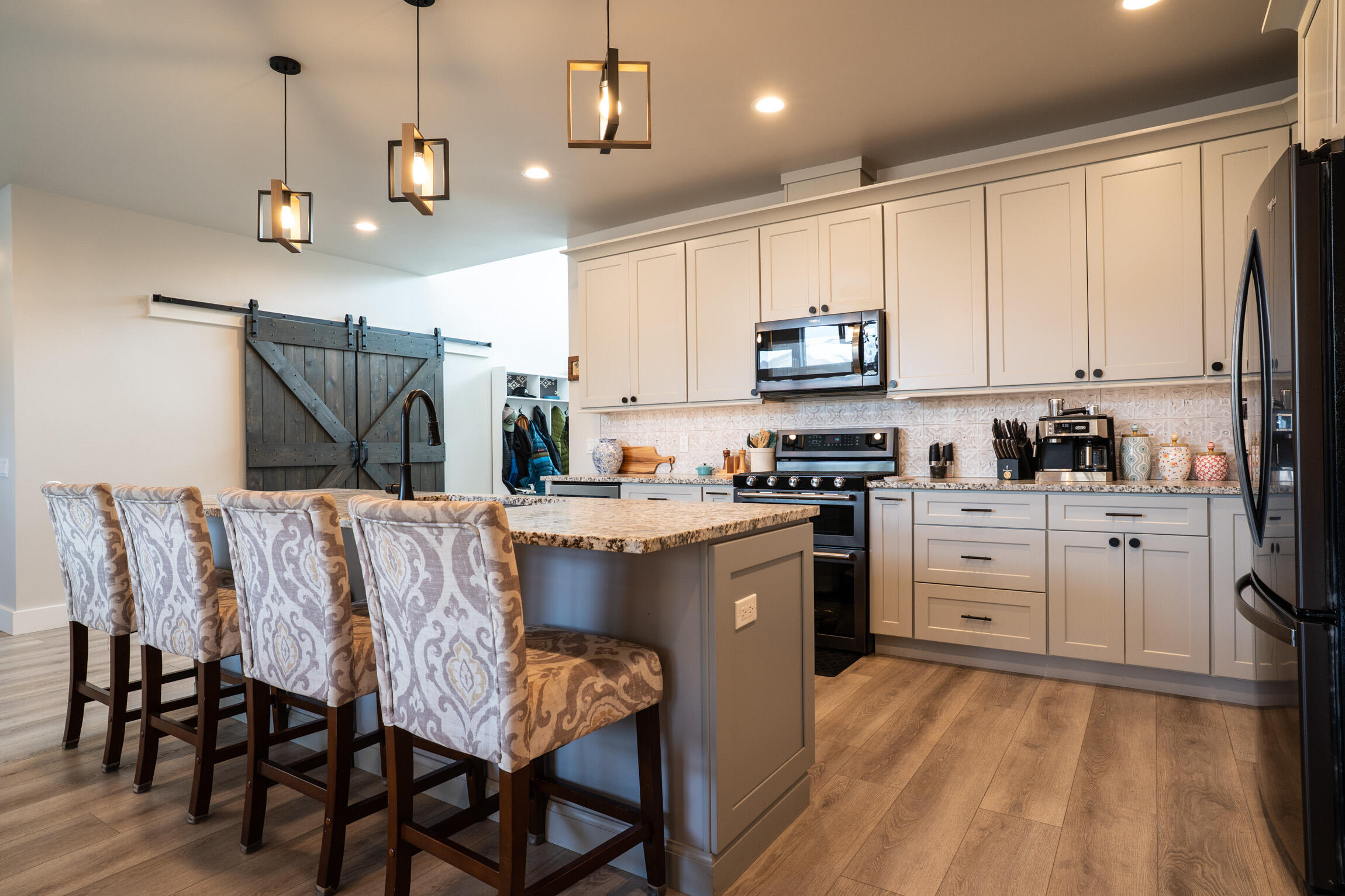 411 Chestnut Loop Bellevue, ID 83313 - Photo 10 of 25 Kitchen 3