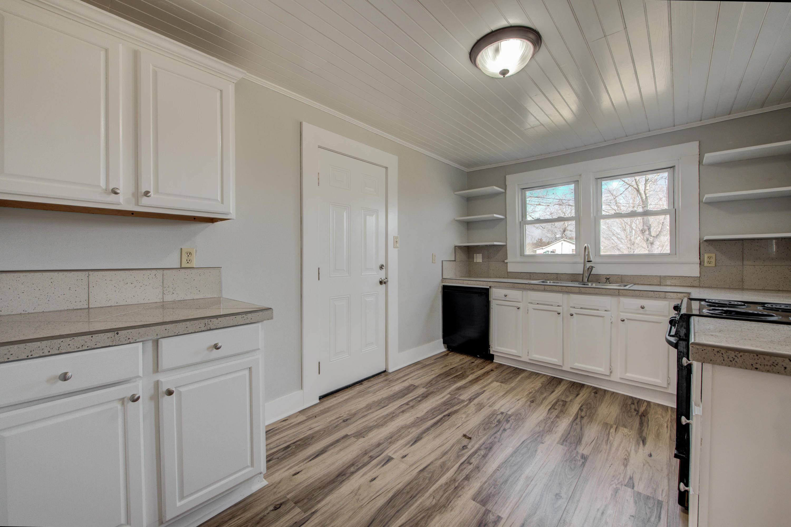 7117 Washington Pike Corryton, TN 37721 - Photo 2 of 12 Kitchen