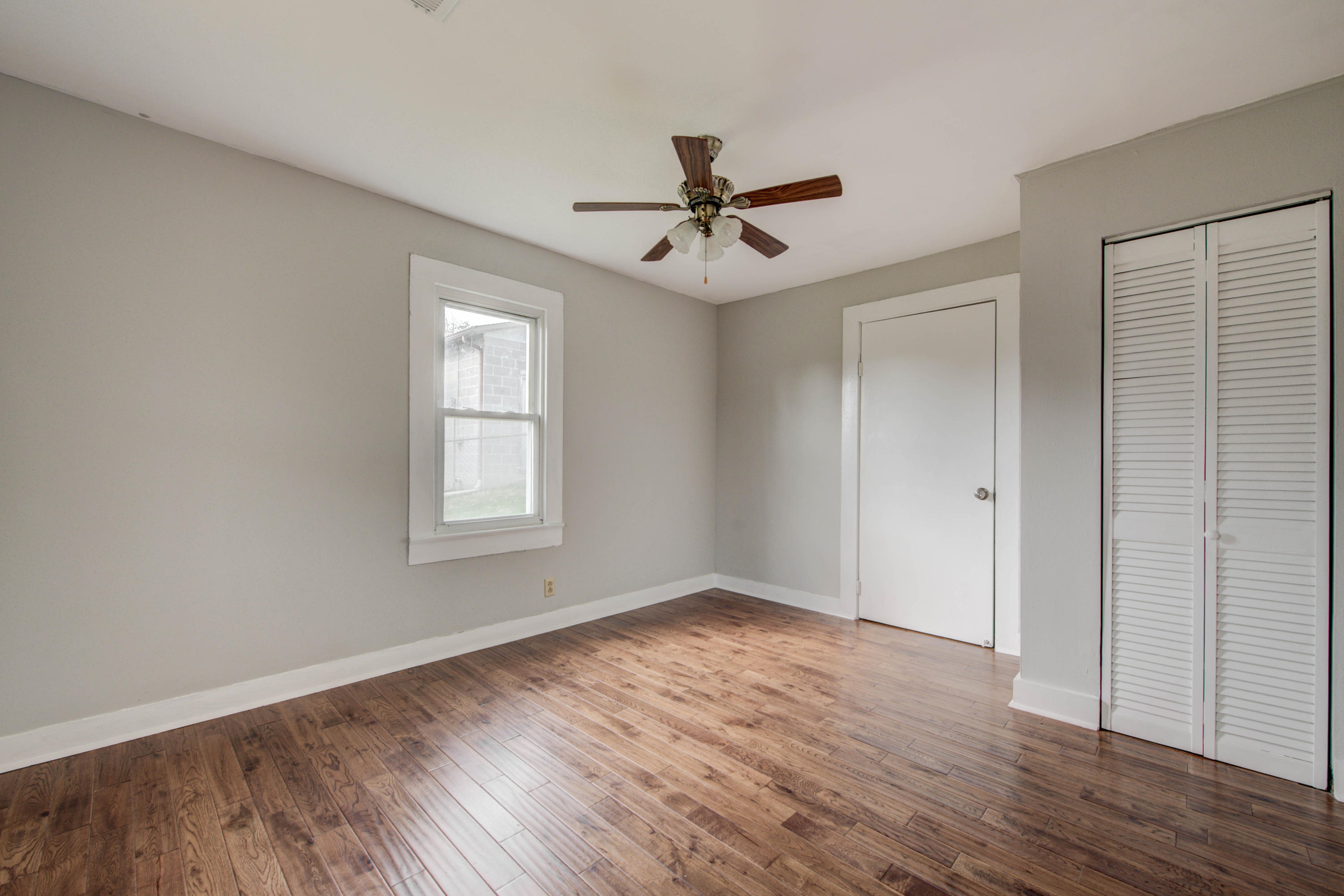 7117 Washington Pike Corryton, TN 37721 - Photo 6 of 12 Bedroom 1