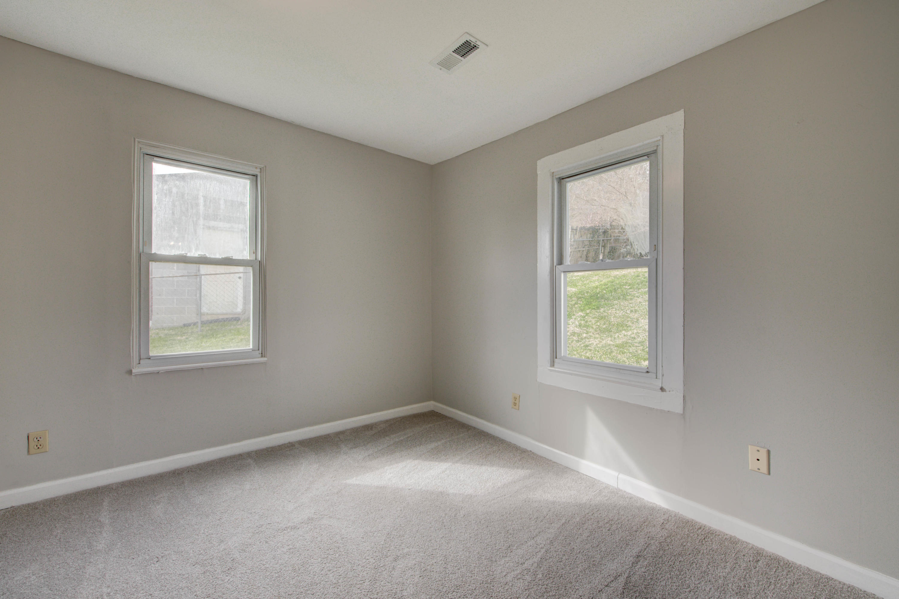 7117 Washington Pike Corryton, TN 37721 - Photo 8 of 12 Bedroom 2