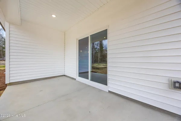 $361,900 | 406 Alice Lane, Burgaw, NC 28425