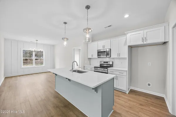 $361,900 | 406 Alice Lane, Burgaw, NC 28425