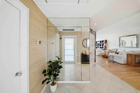 $584,900 | 333 Sunset Drive, Unit 404, Fort Lauderdale, FL 33301
