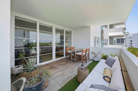 $584,900 | 333 Sunset Drive, Unit 404, Fort Lauderdale, FL 33301