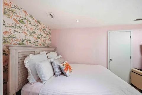 $584,900 | 333 Sunset Drive, Unit 404, Fort Lauderdale, FL 33301