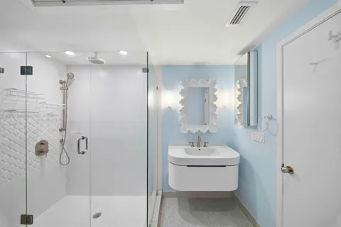 $584,900 | 333 Sunset Drive, Unit 404, Fort Lauderdale, FL 33301