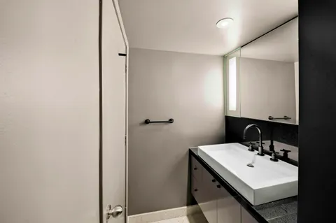 $584,900 | 333 Sunset Drive, Unit 404, Fort Lauderdale, FL 33301
