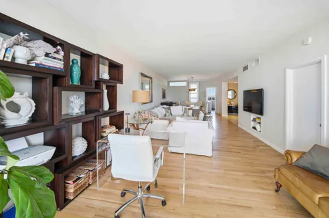 $584,900 | 333 Sunset Drive, Unit 404, Fort Lauderdale, FL 33301