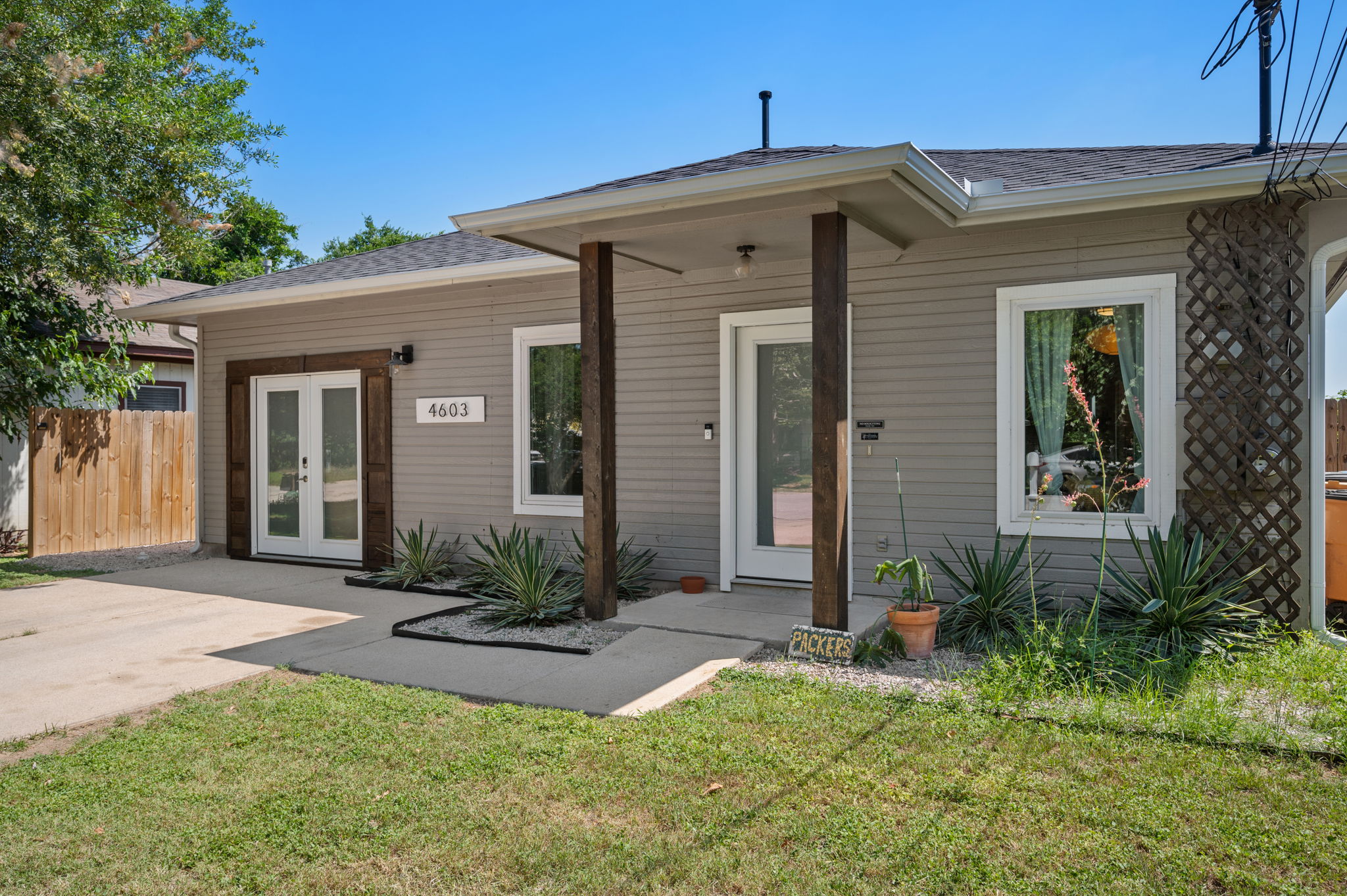 4603 Ribbecke Avenue Austin, TX 78721 - Photo 4 of 37