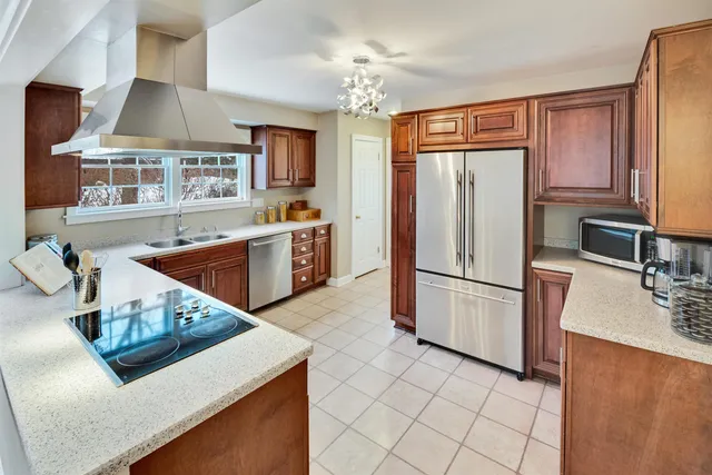 $545,000 | 3930 Nakoma Road, Madison, WI 53711