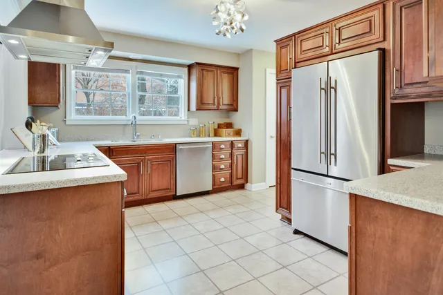 $545,000 | 3930 Nakoma Road, Madison, WI 53711