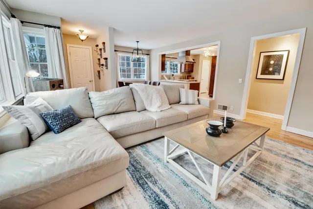 $545,000 | 3930 Nakoma Road, Madison, WI 53711