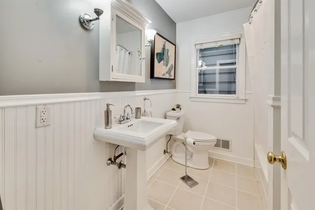 $545,000 | 3930 Nakoma Road, Madison, WI 53711