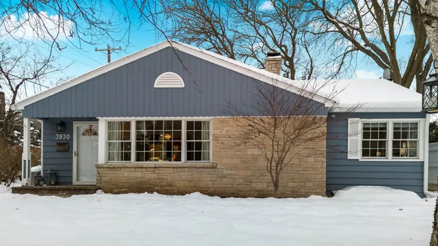 $545,000 | 3930 Nakoma Road, Madison, WI 53711