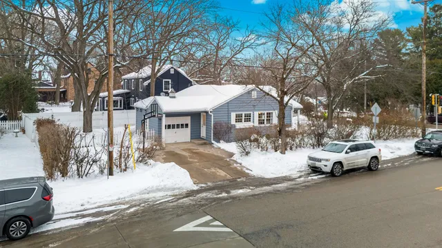 $545,000 | 3930 Nakoma Road, Madison, WI 53711