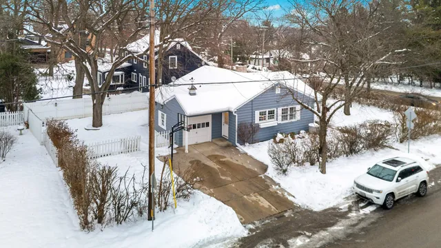 $545,000 | 3930 Nakoma Road, Madison, WI 53711