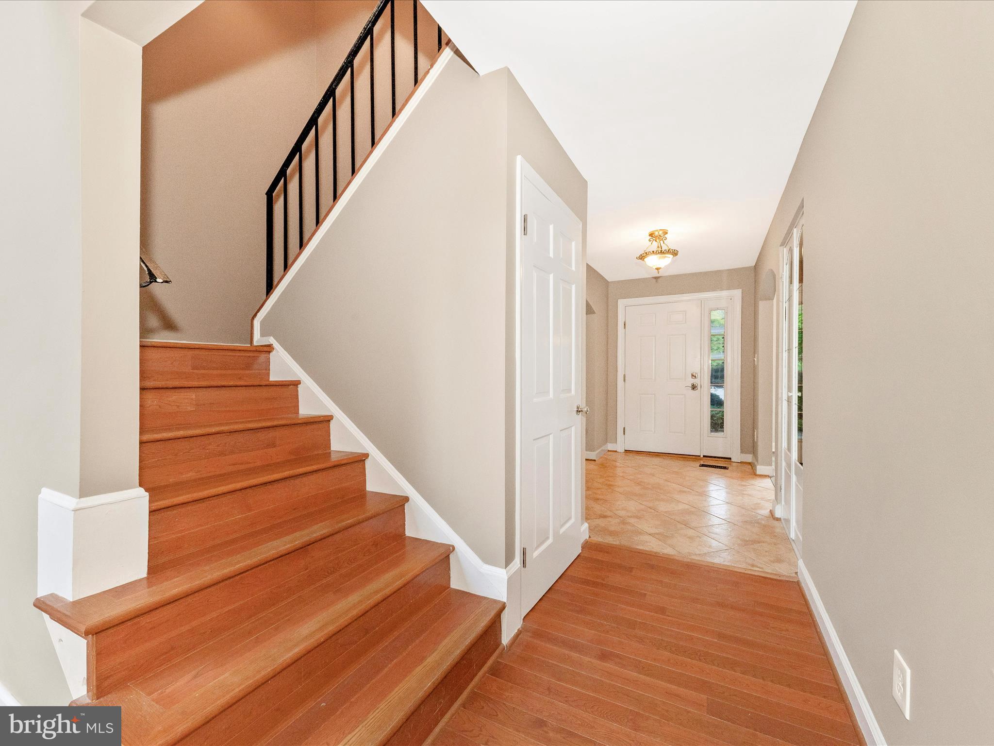 19201 Racine Court Montgomery Village, MD 20886 - Photo 20 of 52 Stairs