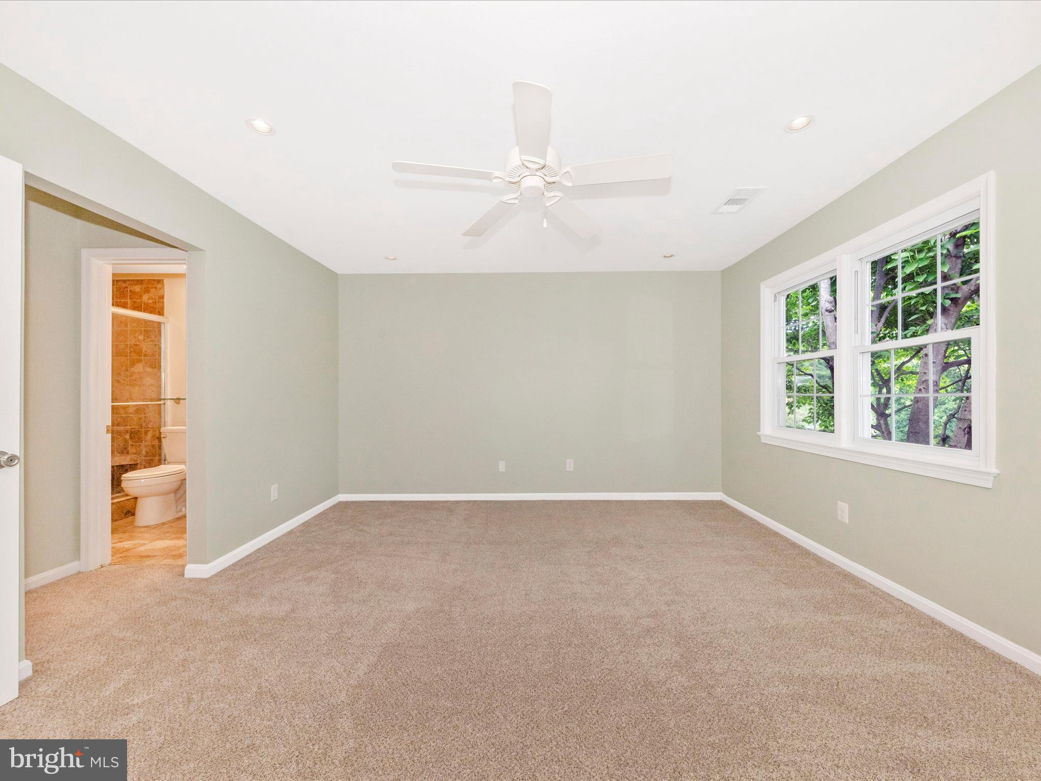 19201 Racine Court Montgomery Village, MD 20886 - Photo 22 of 52 Primary Bedroom