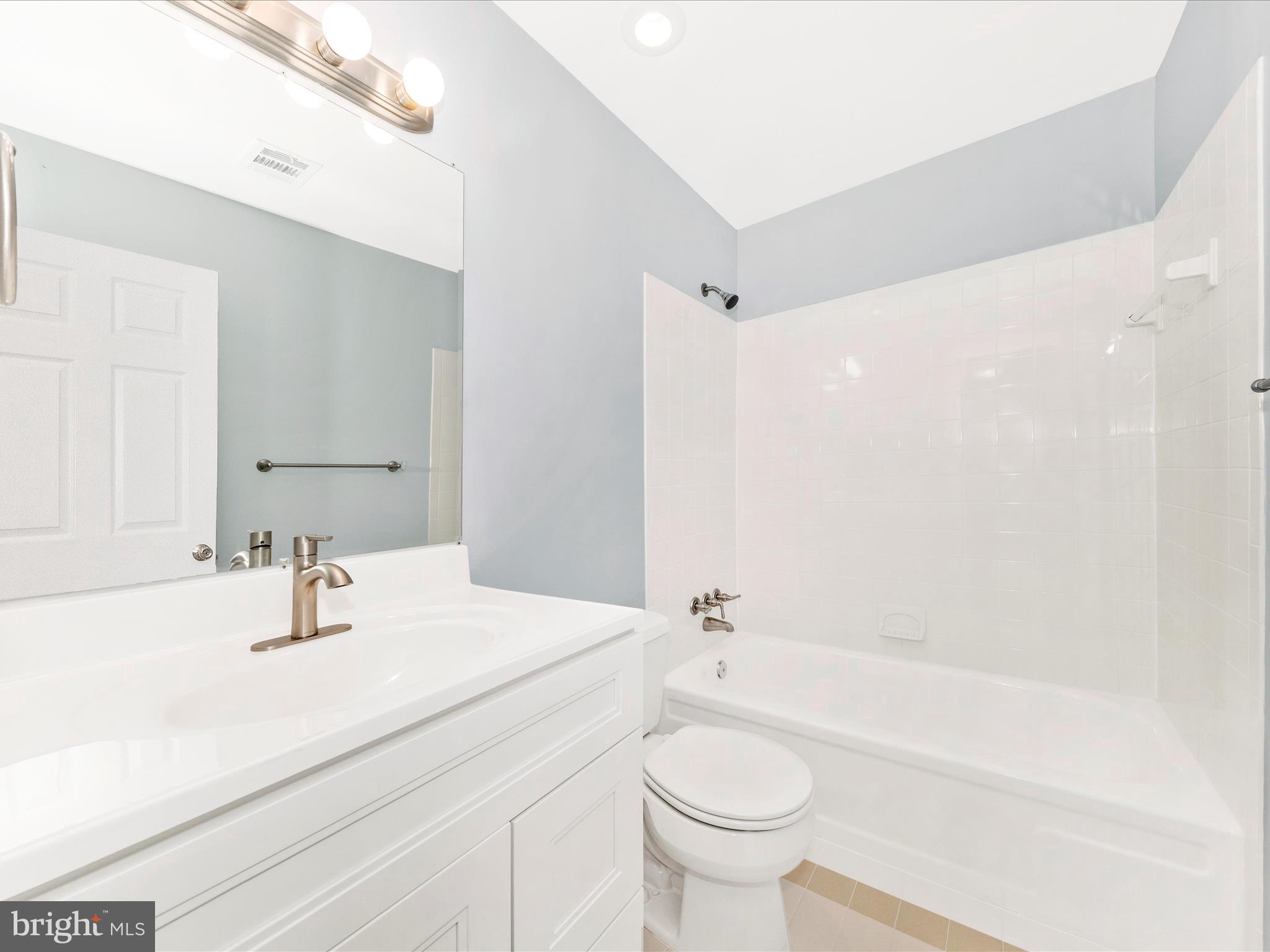 19201 Racine Court Montgomery Village, MD 20886 - Photo 31 of 52 Hall Bath