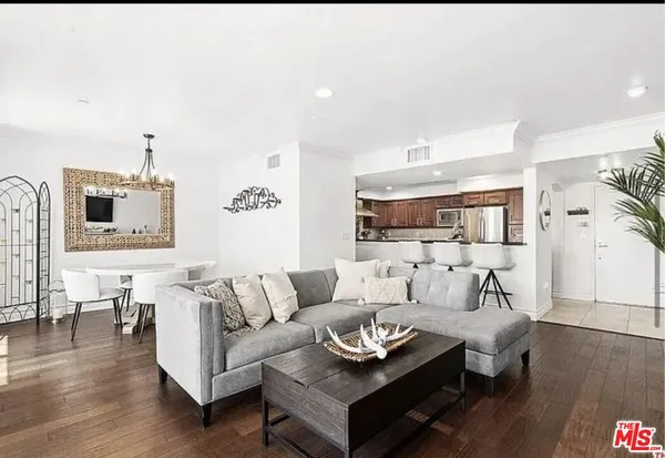 $6,495 | 1621 Barry Avenue, Unit PH3, Los Angeles, CA 90025
