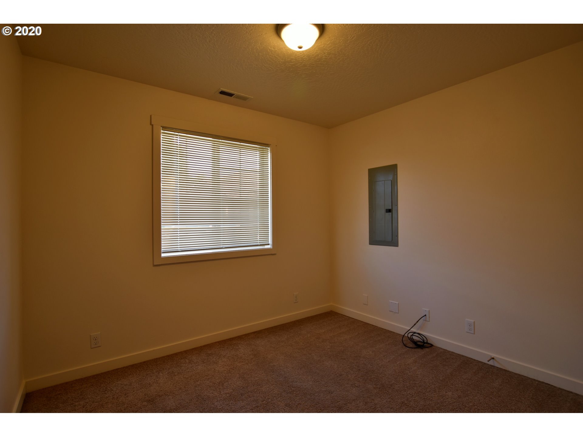 5211 Highbanks Road Springfield, OR 97478 - Photo 14 of 19