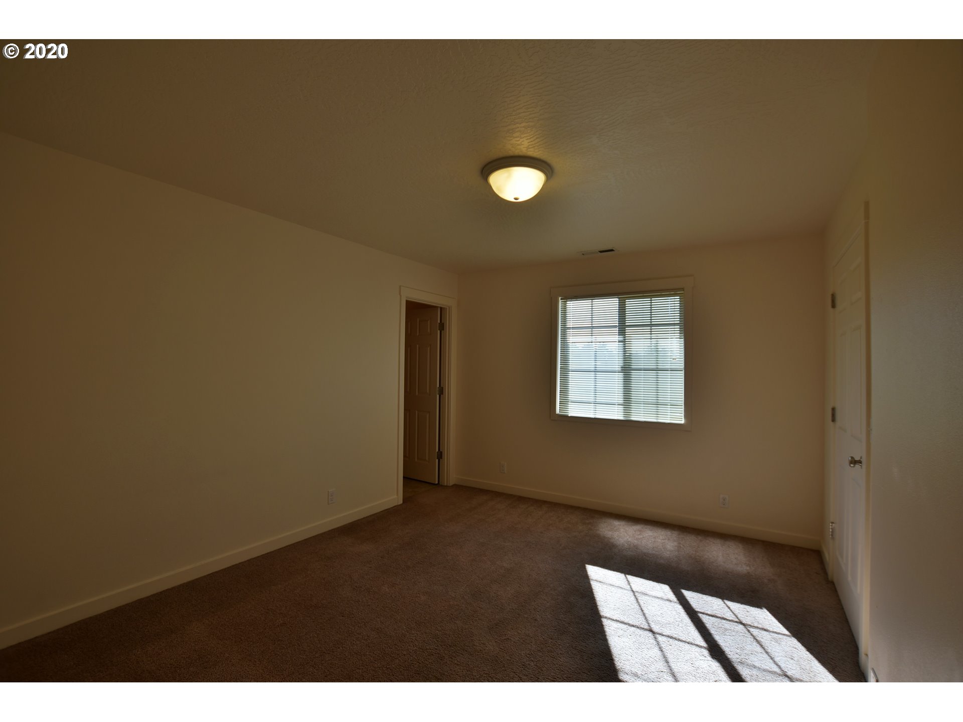 5211 Highbanks Road Springfield, OR 97478 - Photo 10 of 19