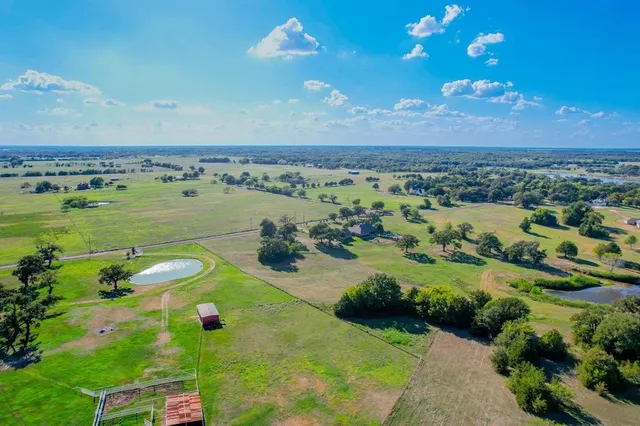 a picture of a tennis court