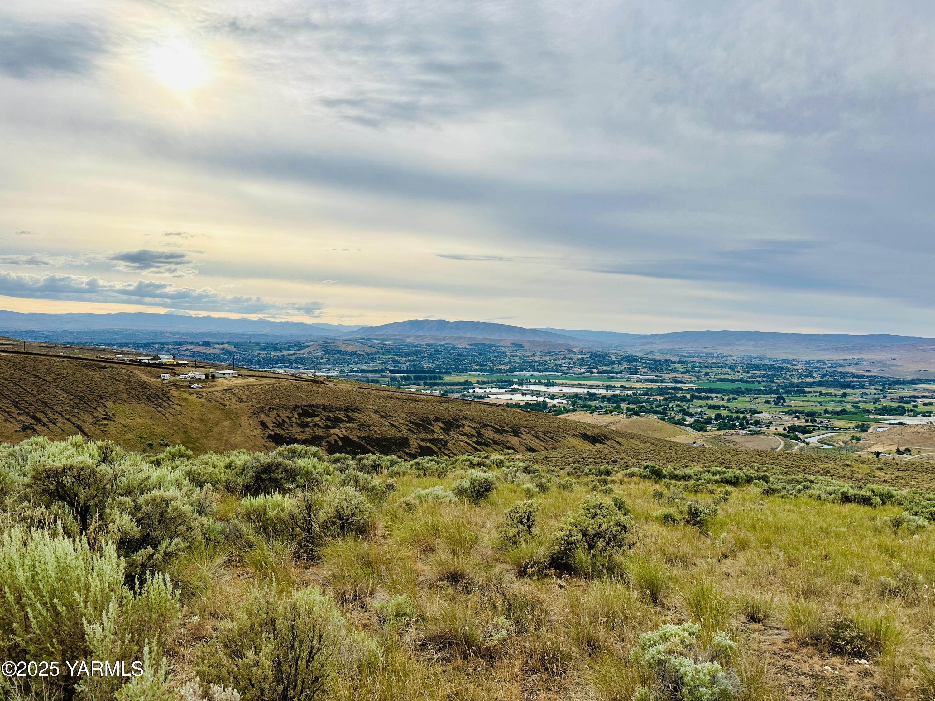 Nka Woodward West Road Yakima, WA 98901 - Photo 2 of 6 Views of Selah