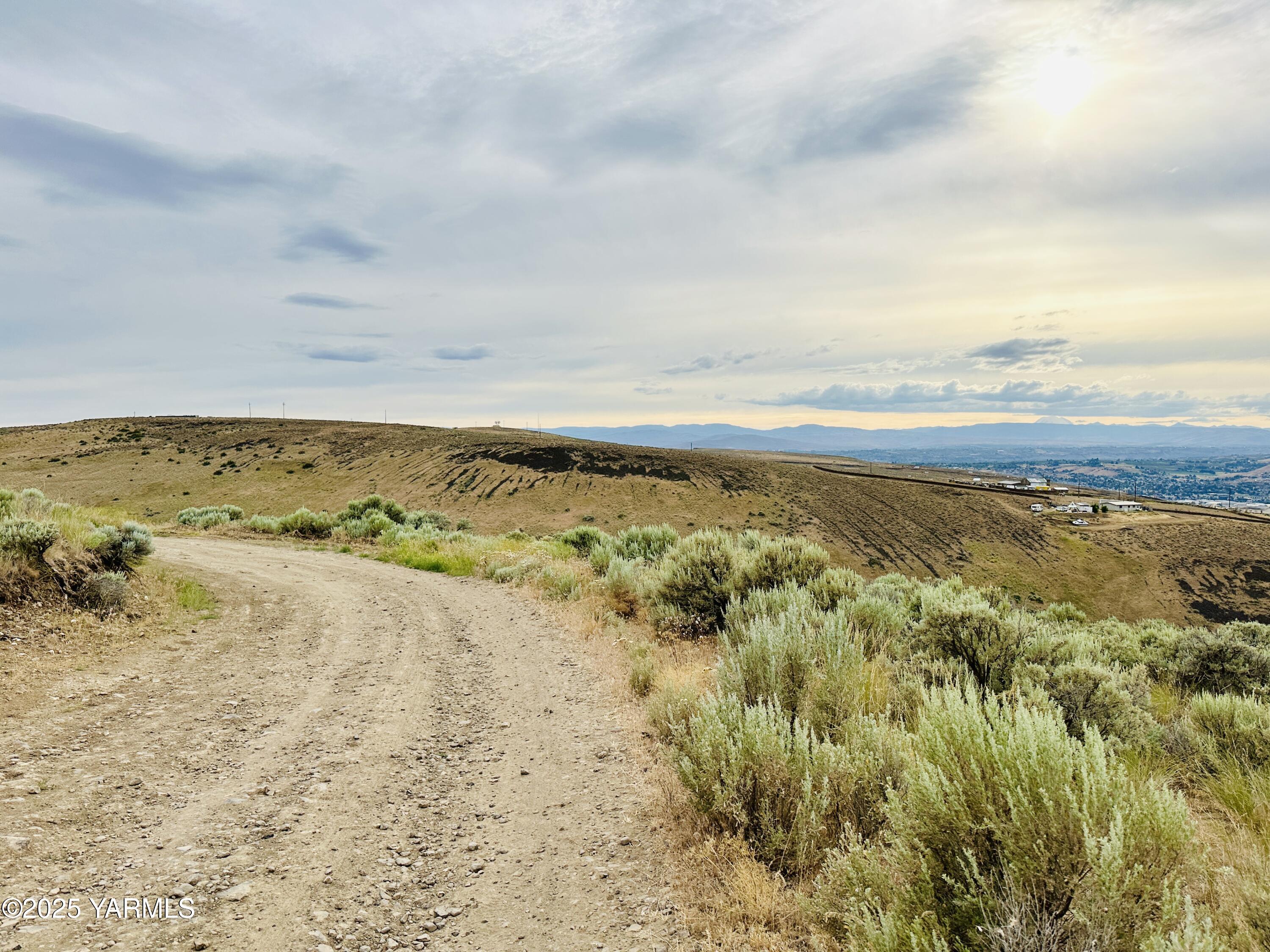 Nka Woodward West Road Yakima, WA 98901 - Photo 3 of 6 IMG_2363