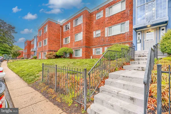 $180,000 | 3821 Hamilton Street, Unit A301, Hyattsville, MD 20781