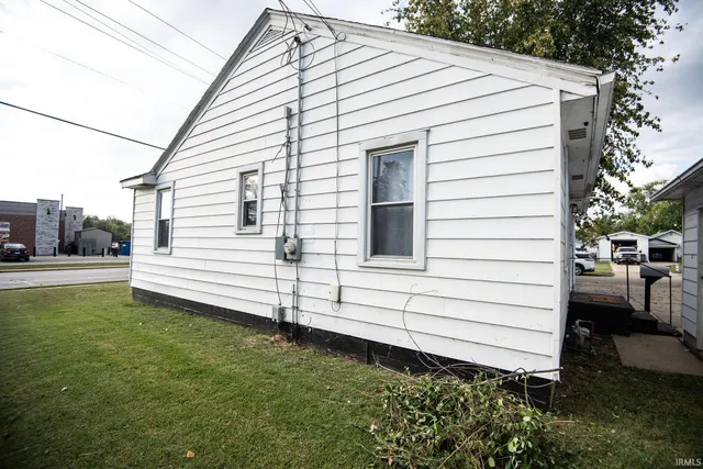 $134,900 | 402 North 15th Street, Vincennes, IN 47591