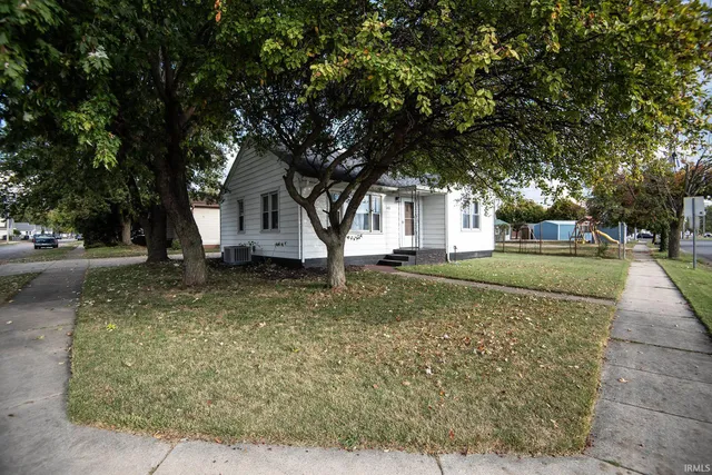 $134,900 | 402 North 15th Street, Vincennes, IN 47591
