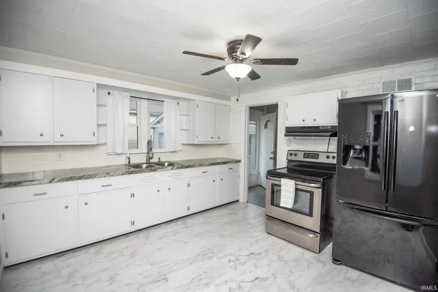 $134,900 | 402 North 15th Street, Vincennes, IN 47591