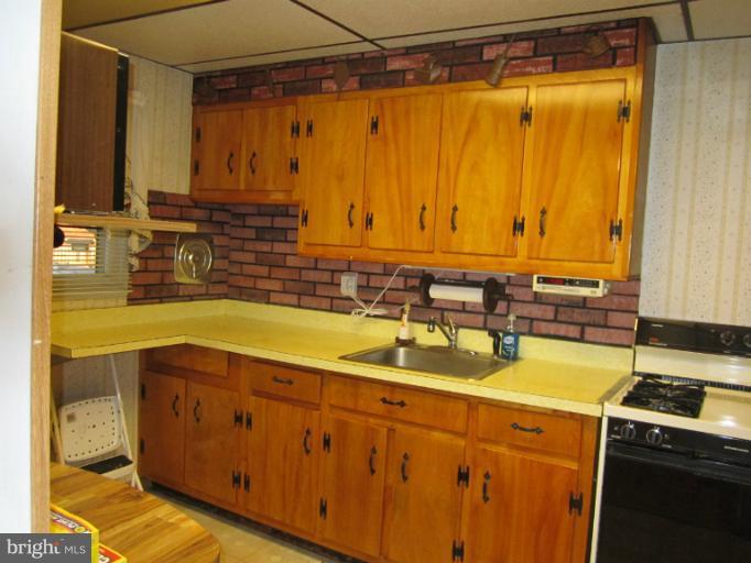5 Haley Road Essex, MD 21221 - Photo 12 of 19 Kitchen