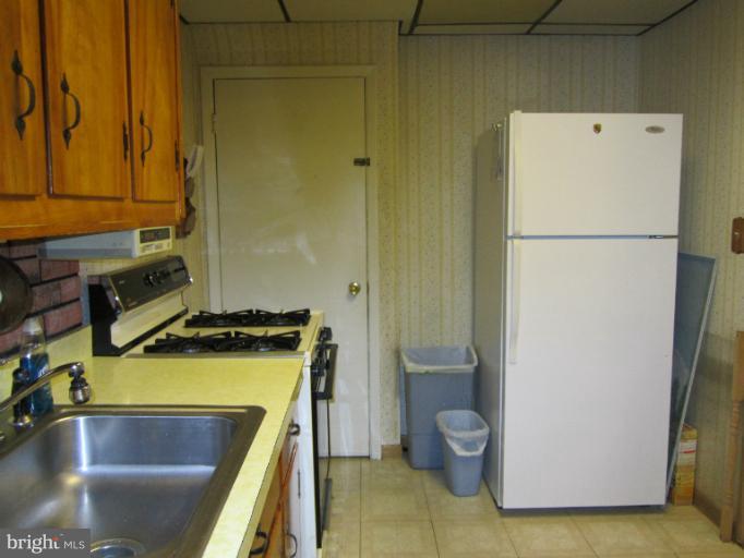 5 Haley Road Essex, MD 21221 - Photo 6 of 19 Kitchen
