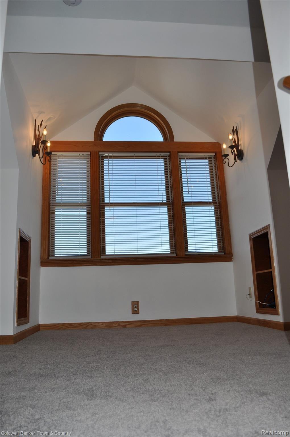 6798 Farley Road Pinckney, MI 48169 - Photo 19 of 47 DSC_0363 (2).JPG
