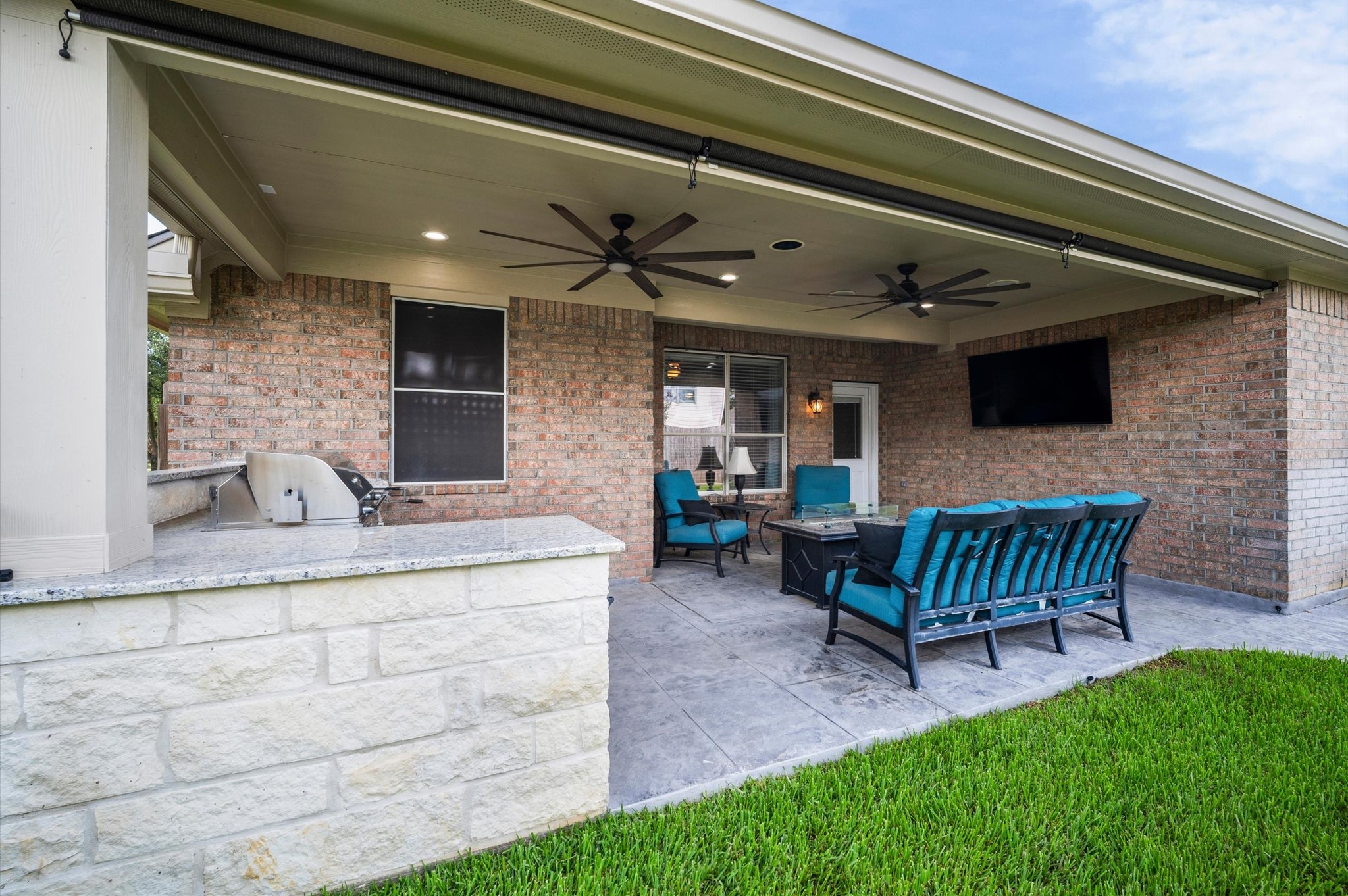 2411 Fern Lacy Drive Spring, TX 77388 - Photo 21 of 26 Covered Patio/Outdoor Kitchen
