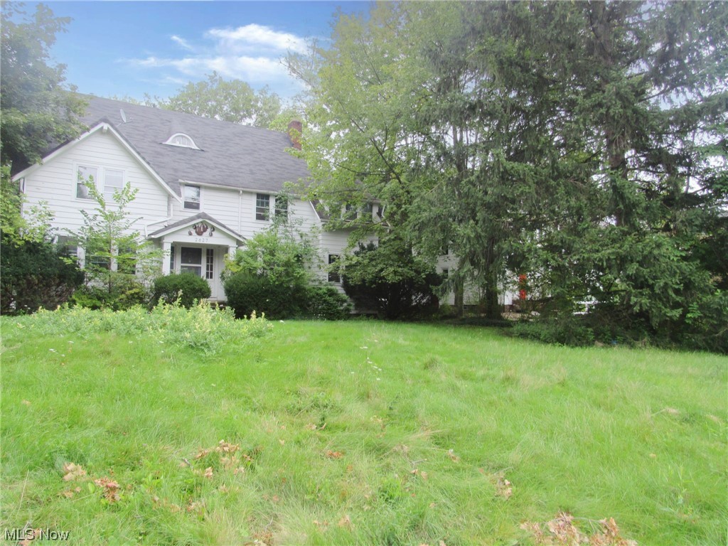 2627 Lee Road Cleveland, OH 44118 - Photo 4 of 22