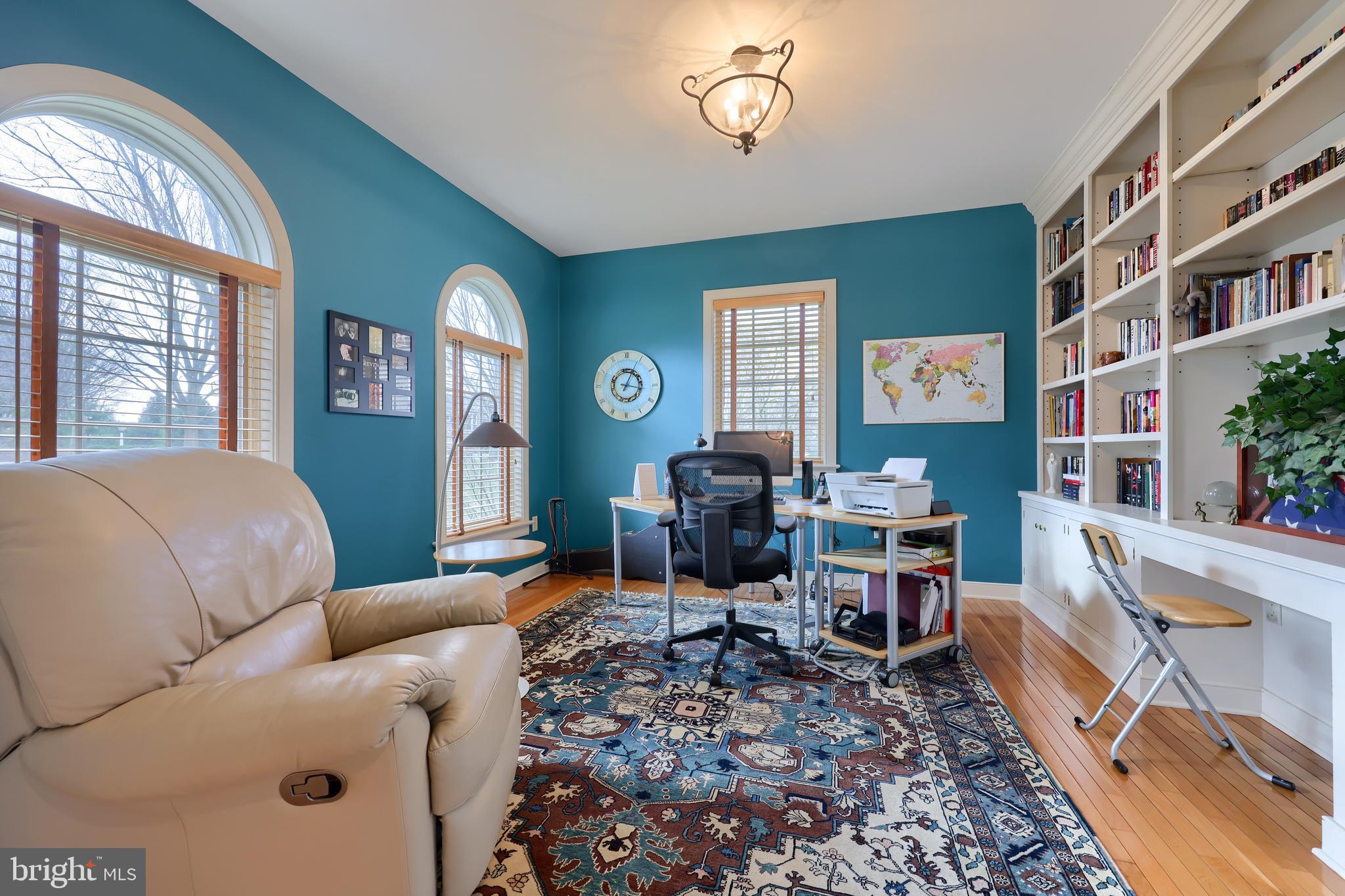 19 Deerfield Road Lancaster, PA 17603 - Photo 11 of 23 First-floor office