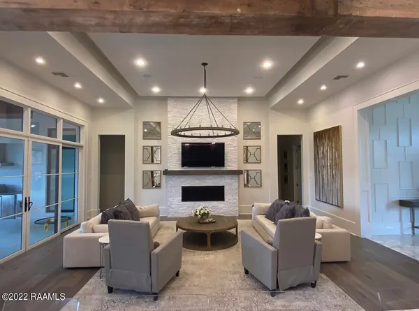 $875,000 | 166 Newbury Lane, Sunset, LA 70584