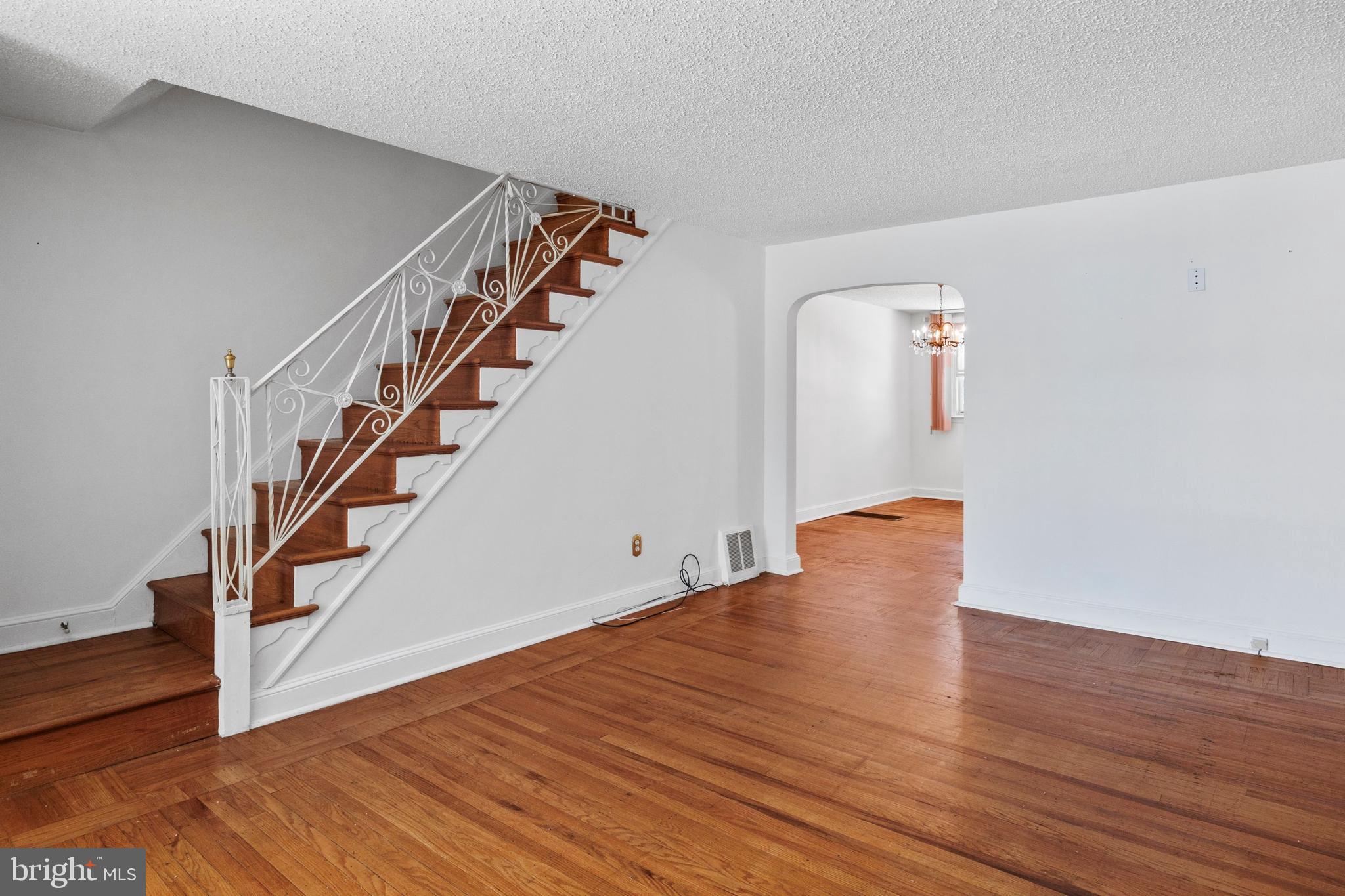 1042 Springfield Road Collingdale, PA 19023 - Photo 3 of 25