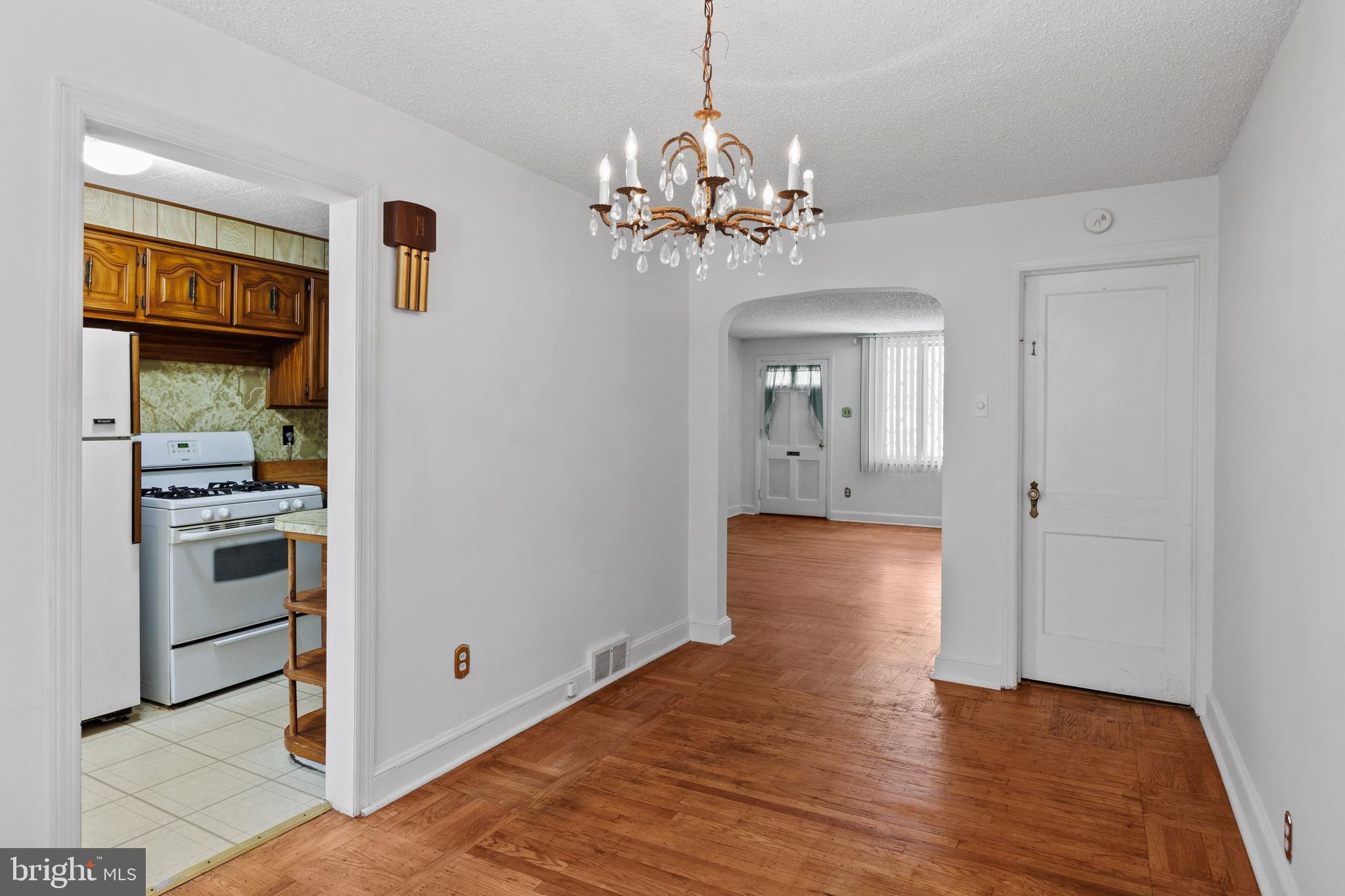 1042 Springfield Road Collingdale, PA 19023 - Photo 6 of 25