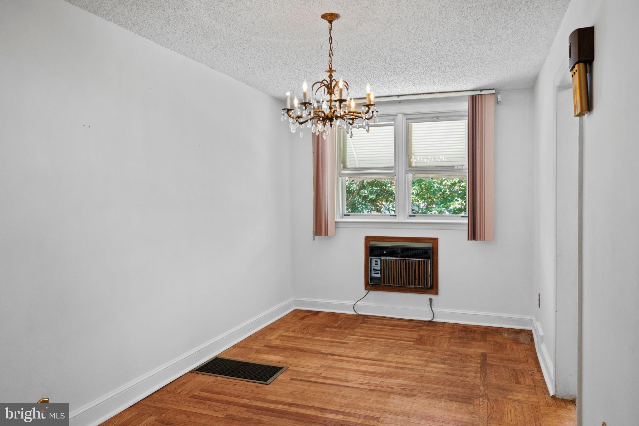 1042 Springfield Road Collingdale, PA 19023 - Photo 7 of 25