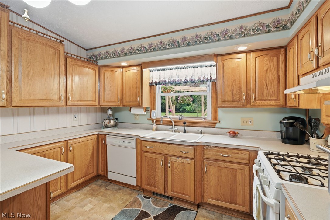 695 Old Forge Road Kent, OH 44240 - Photo 16 of 45 Gallery Image 16