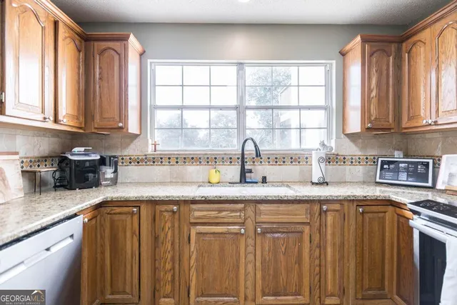 $500,000 | 225 Fieldfare Drive, Kathleen, GA 31047