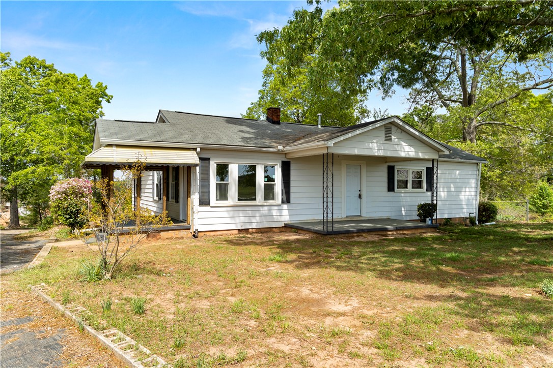 1739 Coffee Road Westminster, SC 29693 - Photo 1 of 26 Gallery Image 1