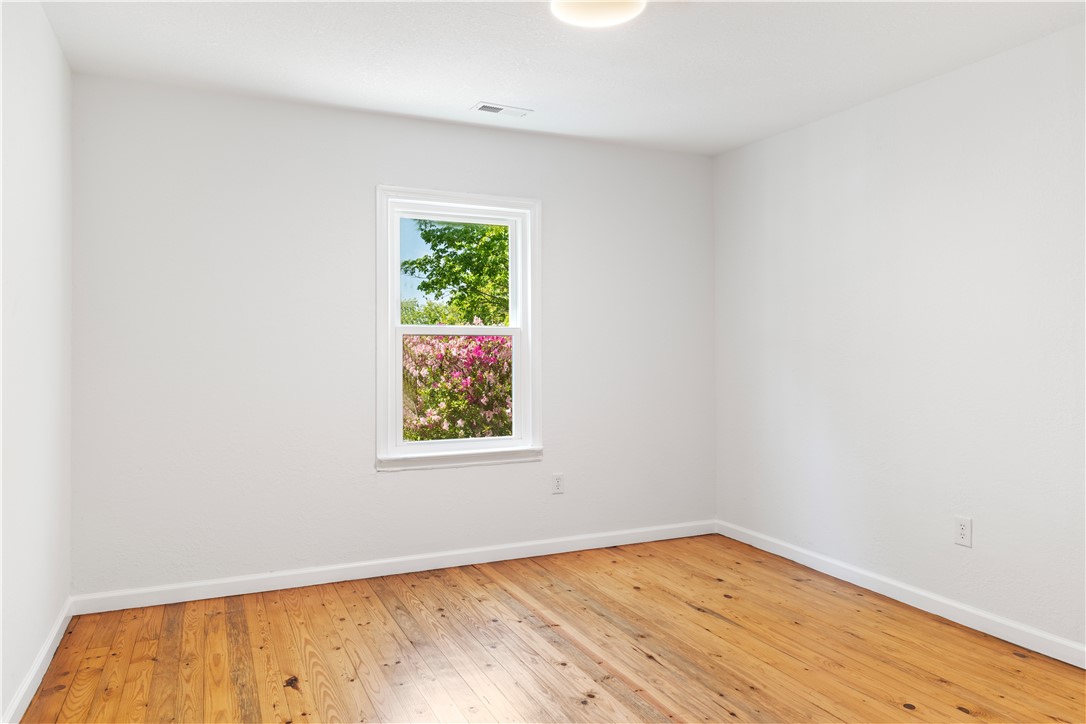 1739 Coffee Road Westminster, SC 29693 - Photo 12 of 26 Gallery Image 12