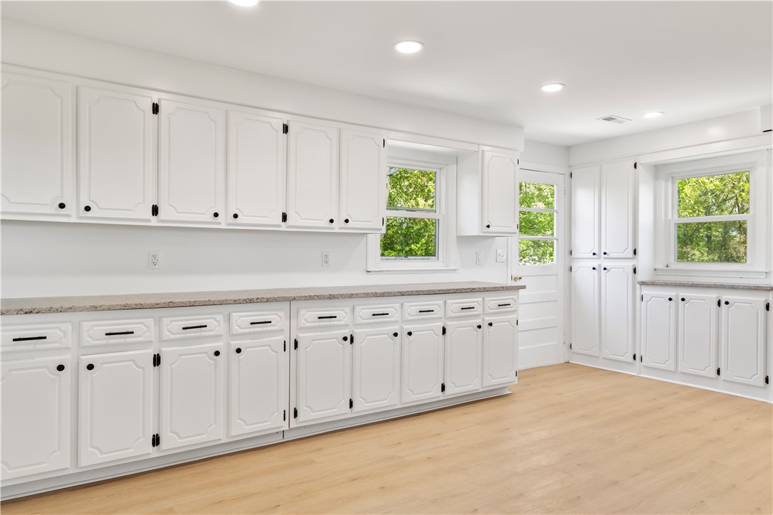 1739 Coffee Road Westminster, SC 29693 - Photo 3 of 26 Gallery Image 3