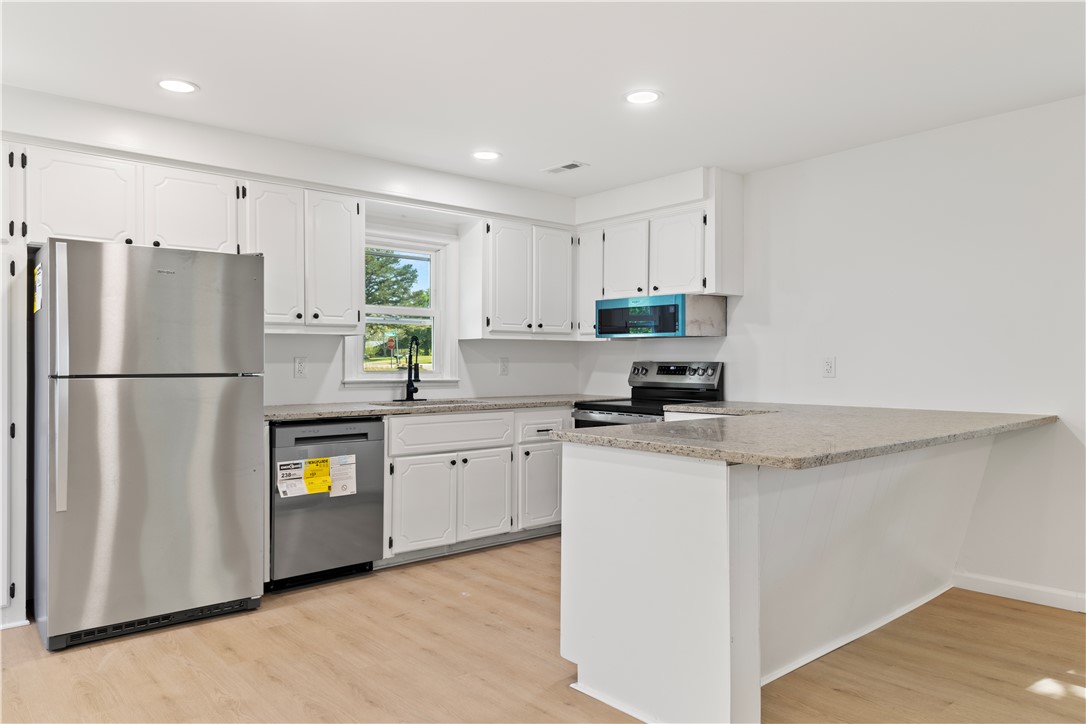 1739 Coffee Road Westminster, SC 29693 - Photo 4 of 26 Gallery Image 4