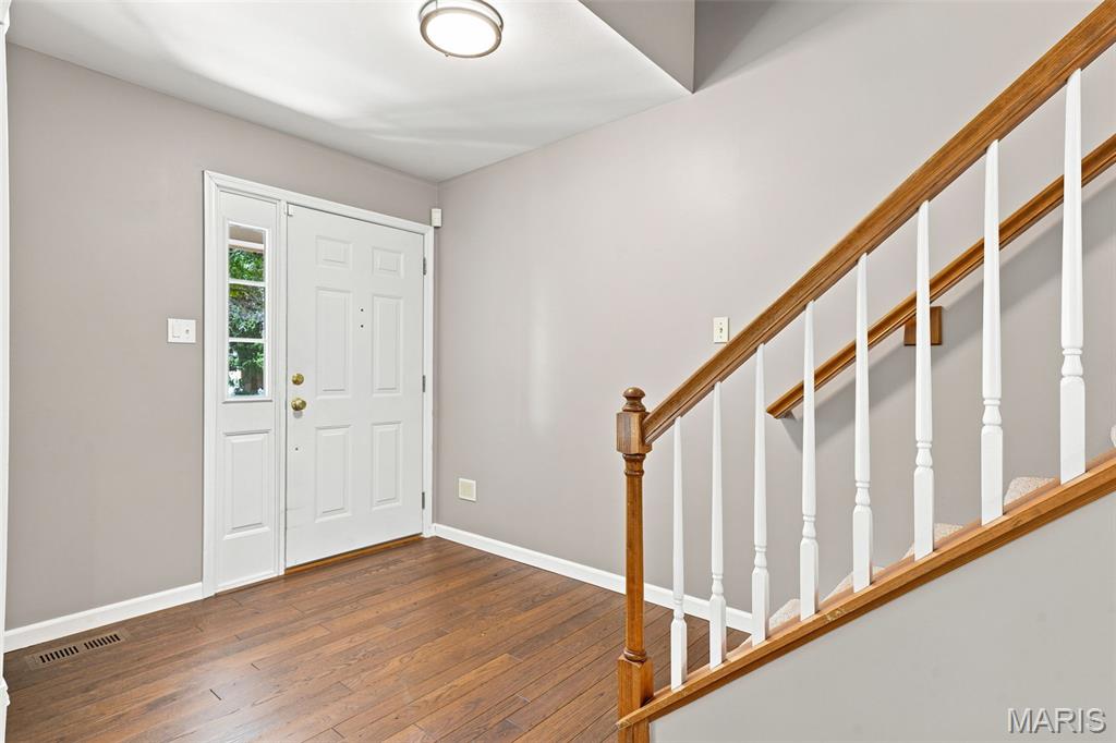 506 Steepleton Court Ballwin, MO 63021 - Photo 2 of 37